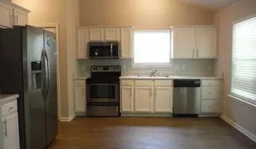 5 of 12 85/77 Connector Located In The 28269 House for rent in Charlotte, NC
