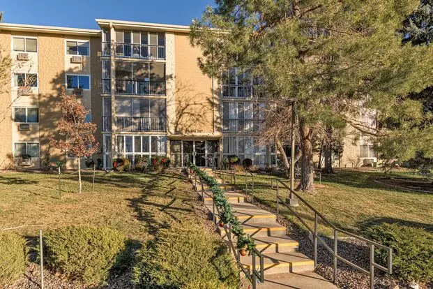 Just Listed: 2Bdr Condo In Heather Gardens $1900 Available Oct. 1st Apartment for rent in Aurora, CO