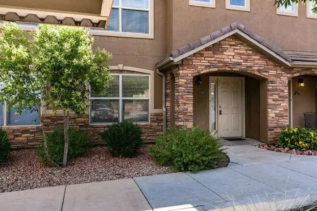 3 Bed 2.5 Bath Townhome With Community Pool! Apartment for rent in St George, UT 3 Bed 2.5 Bath Townhome With Community Pool! Apartment for rent in St George, UT