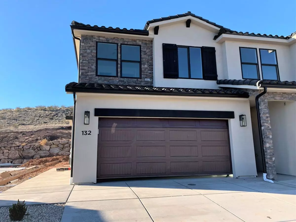 Like New 3 Bed 2.5 Bath And 2 Car Garage Townhome House for rent in St George, UT