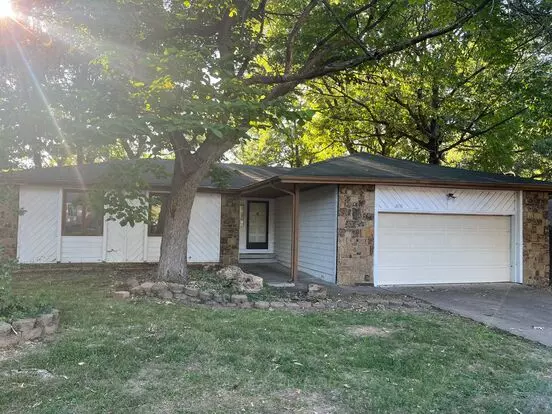 Spacious 4-bedroom Home With Bonus Room Apartment for rent in Battlefield, MO