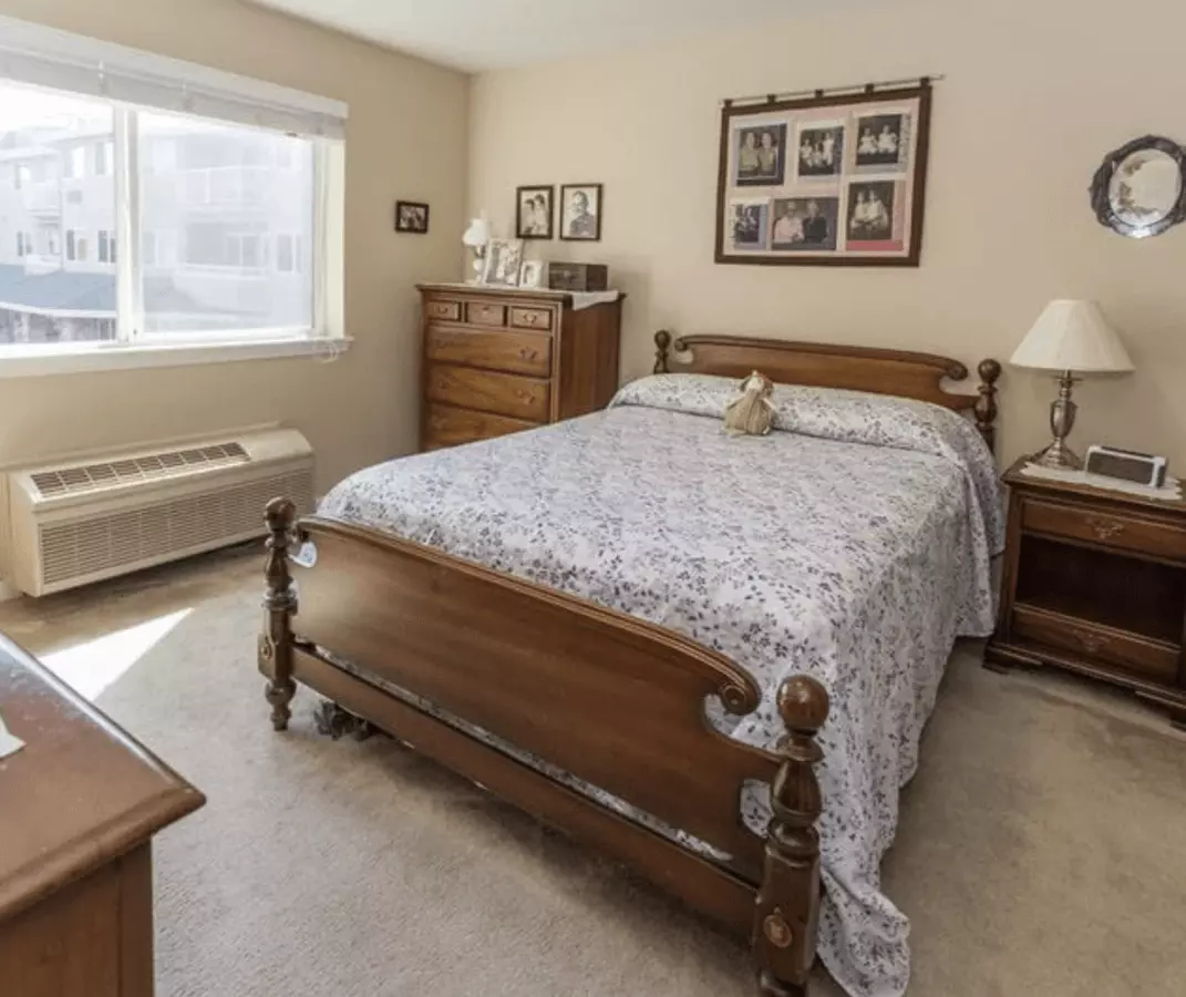 Creekside Oaks Apartment for rent in Folsom, CA