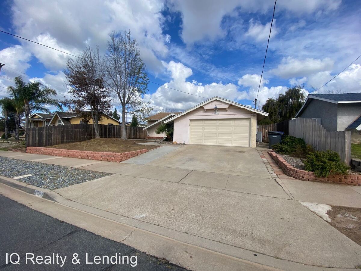811 Alveda Ave El Cajon, CA House for Rent Rentable