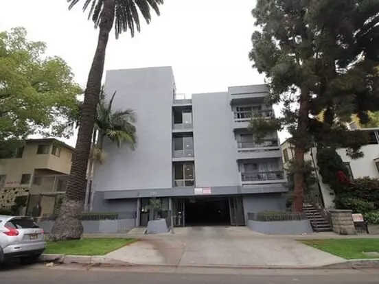 320Occ Apartment for rent in Los Angeles, CA
