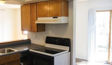 4 of 7 615 W Kirby Townhouse for rent in Champaign, IL