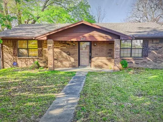 Charming 3-bedroom With Fenced Yard & Covered Deck Apartment for rent in Mcalester, OK Charming 3-bedroom With Fenced Yard & Covered Deck Apartment for rent in Mcalester, OK