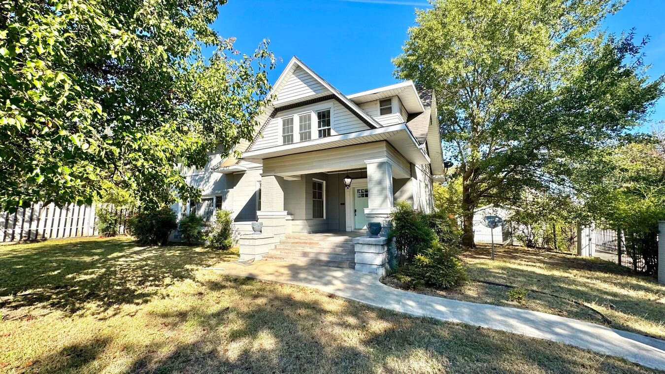 View of 15 Timeless Interior Design Ideas For a Home That Will Never Go Out of ...