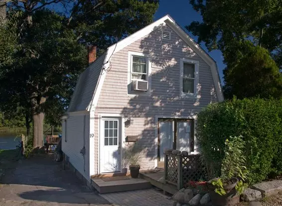 15 & 19 Seaver Road Apartment for rent in Weymouth, MA