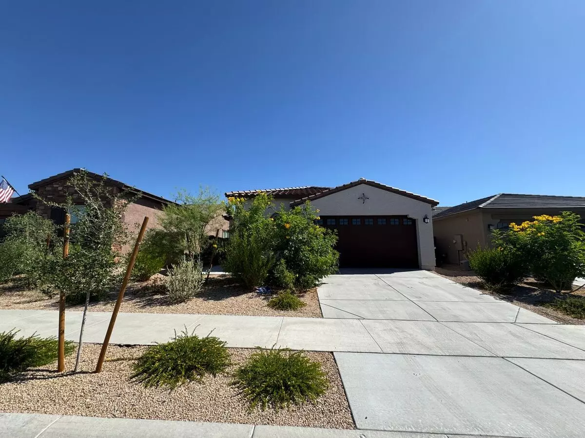 2048 W Sienna Bouquet Pl House for rent in Phoenix, AZ