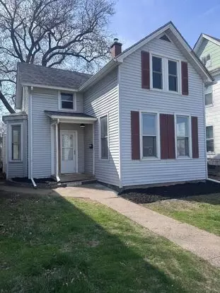Remodeled 4 Bedroom 1 Bathroom Home Apartment for rent in Davenport, IA