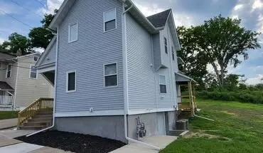 2 of 21 Pershing Avenue Apartment for rent in Davenport, IA