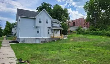 3 of 21 Pershing Avenue Apartment for rent in Davenport, IA