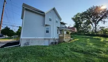 4 of 21 Pershing Avenue Apartment for rent in Davenport, IA
