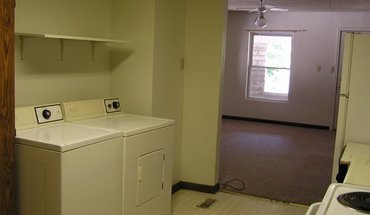 4 of 10 315 E 11th St House for rent in Bloomington, IN