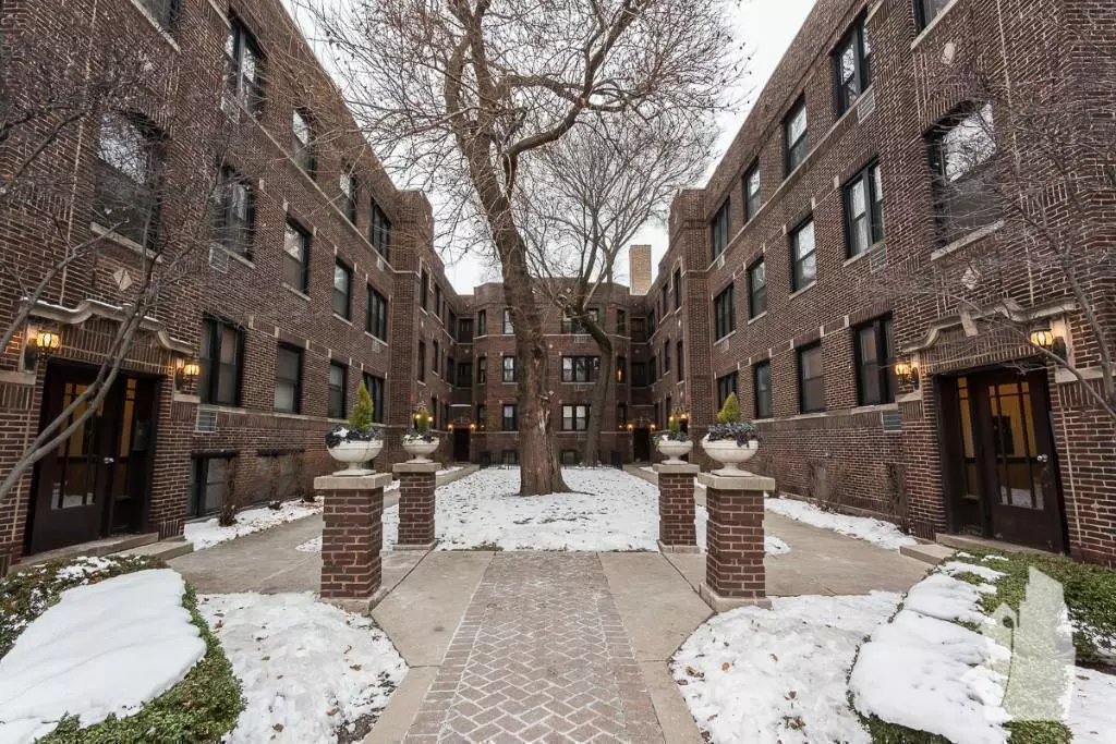 740 W Addison Apartment for rent in Chicago, IL