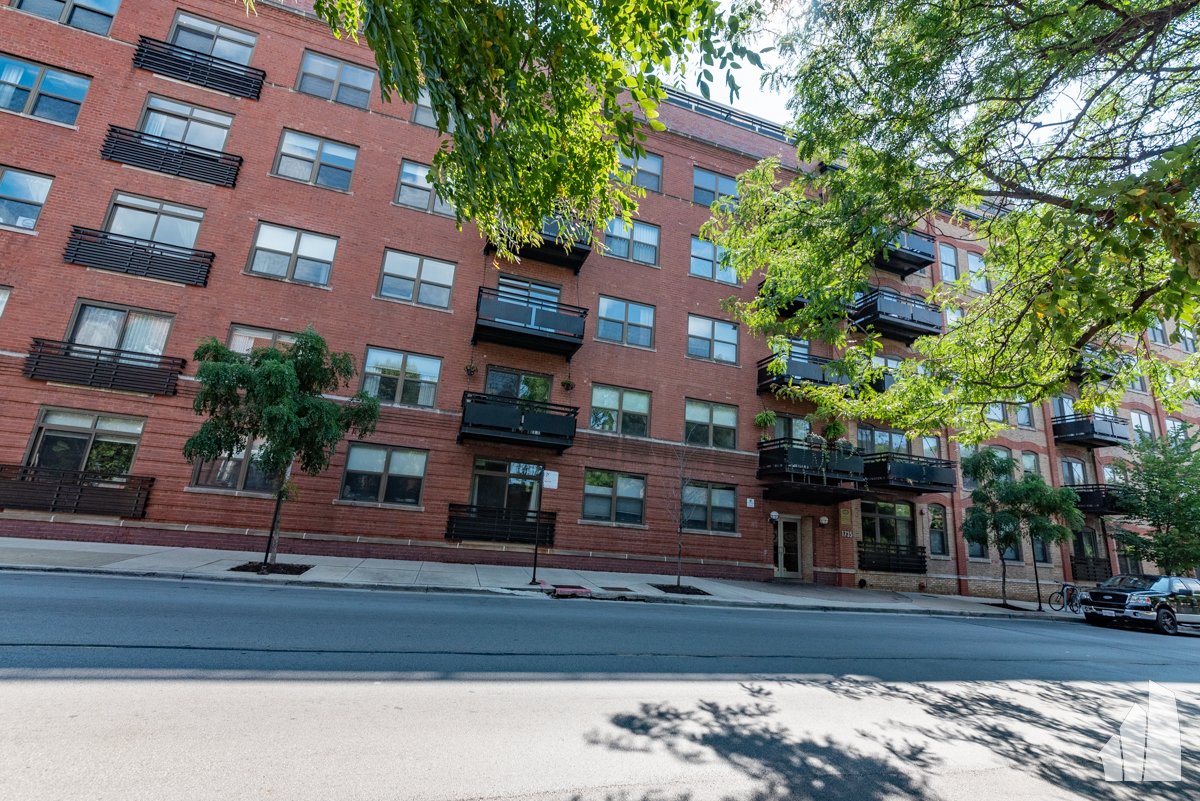 1735 West Diversey Parkway Chicago, IL Apartment for Rent
