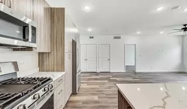 3 of 18 6122 S University Ave Apartment for rent in Chicago, IL
