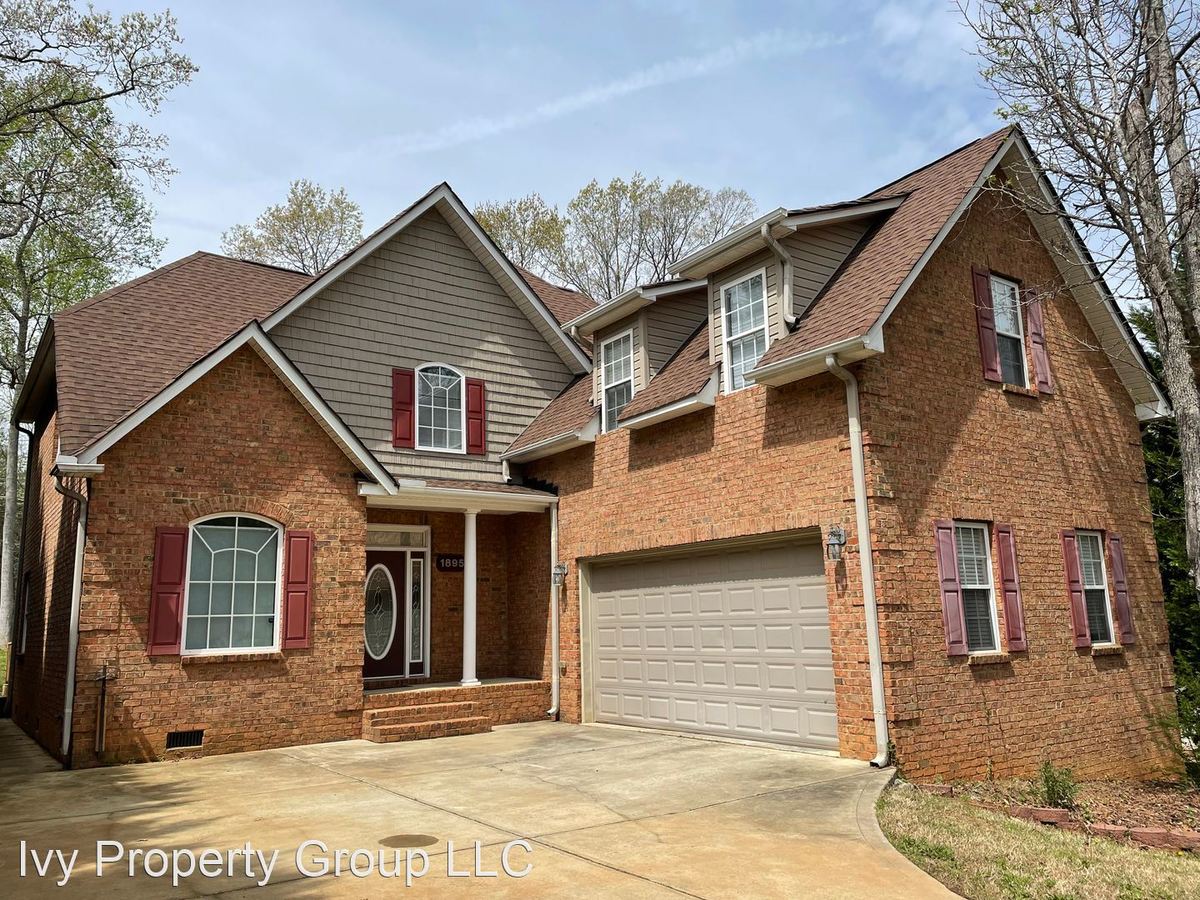 1895 Lynmore Dr Sherrills Ford, NC House for Rent