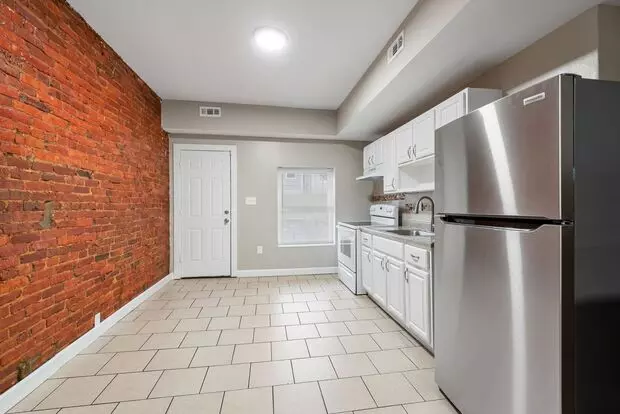 Cozy 2-bedroom/1-bathroom Home With Modern Amenities In East Baltimore! Apartment for rent in Baltimore, MD Cozy 2-bedroom/1-bathroom Home With Modern Amenities In East Baltimore! Apartment for rent in Baltimore, MD