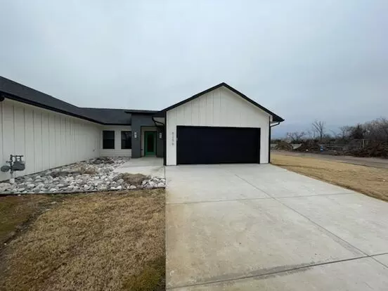 5216/18 S Chase Cir Apartment for rent in Wichita, KS