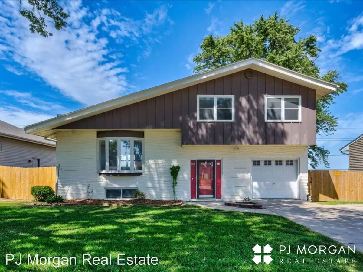 20248 Gateway Rd House for rent in Elkhorn, NE