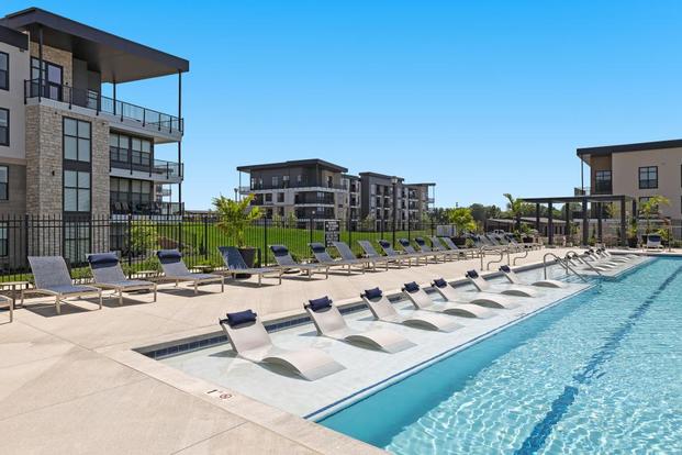 The Peak at Sonoma Apartments - 8900 Maurer Court Lenexa, KS