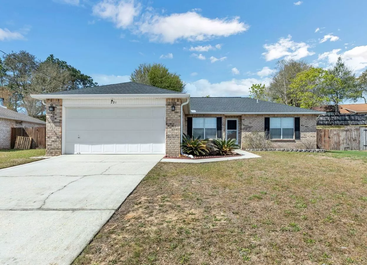 Home In South Crestview! House for rent in Crestview, FL