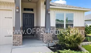 3 of 23 Charming 3 Bedroom, 2 Bathroom Home With Spacious Backyard & Modern Features House for rent in Gulf Breeze, FL
