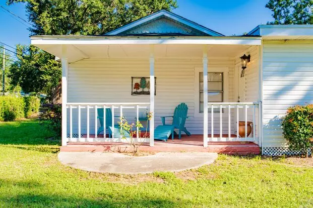 Bright & Comfortable 3 Bed/2.5 Bath Pensacola Home Apartment for rent in Pensacola, FL Bright & Comfortable 3 Bed/2.5 Bath Pensacola Home Apartment for rent in Pensacola, FL