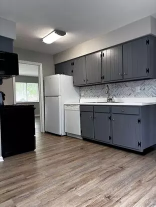 Beautiful 2 Bed 1.5 Bath Duplex With Spacious Backyard! Apartment for rent in Dayton, OH