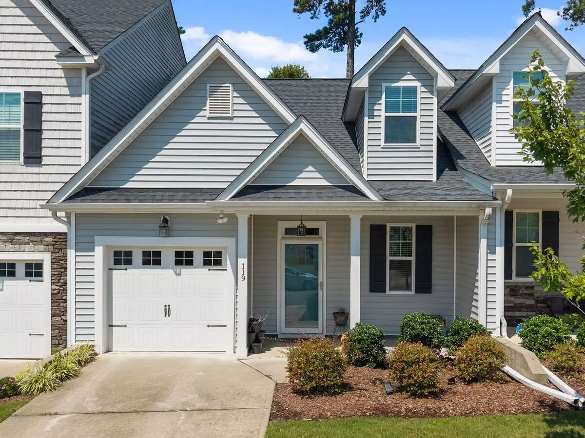 Gorgeous And Spacious 3 Bedroom Townhome, Gas Range, Granite Countertops, Fenced-in Backyard, Garage House for rent in Durham, NC