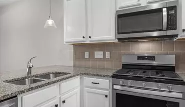 5 of 32 Gorgeous And Spacious 3 Bedroom Townhome, Gas Range, Granite Countertops, Fenced-in Backyard, Garage House for rent in Durham, NC