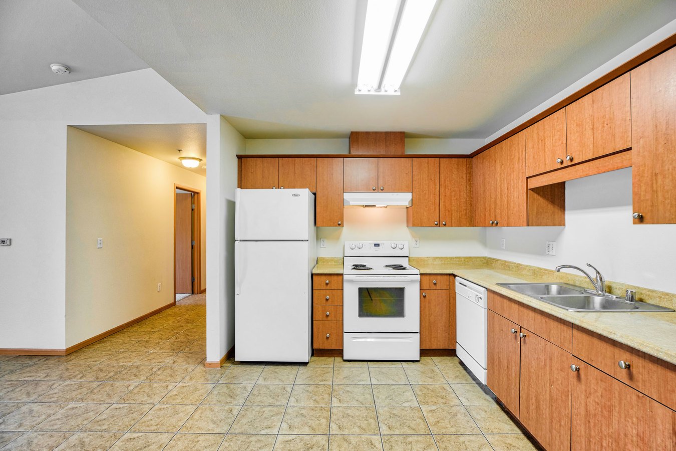 Viola Apartments 1121 East Viola Avenue Yakima, WA