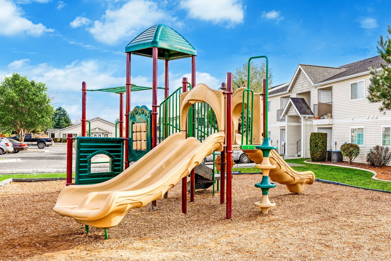 Parkview & Third Avenue Apartments 500 E St NE Quincy, WA