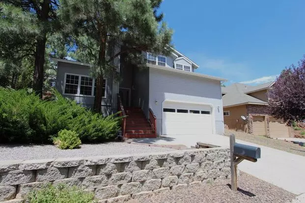**lease Pending** 4 Bed | 2.5 Bath Home Near Continental Country Club – Spacious Layout + Bonus Room + Large Backyard Apartment for rent in Flagstaff, AZ