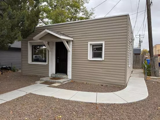 Fully Furnished Updated 2-bedroom Home In Prime Downtown Location Apartment for rent in Twin Falls, ID