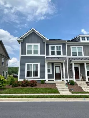 Charming 3-bedroom, 2.5-bathroom Townhouse Apartment for rent in Harrisonburg, VA