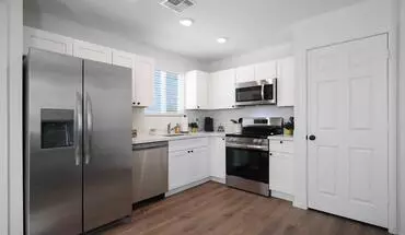2 of 17 W State Ave Apartment for rent in Phoenix, AZ