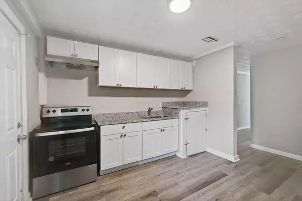 Madrid St Apartment for rent in Warner Robins, GA