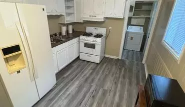 2 of 7 N Berwick Ave Apartment for rent in Indianapolis, IN