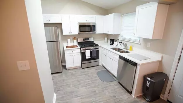 Broad Oak Ct Apartment for rent in Decatur, GA