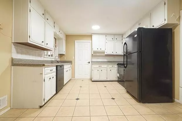 Kelly Lake Dr Apartment for rent in Decatur, GA