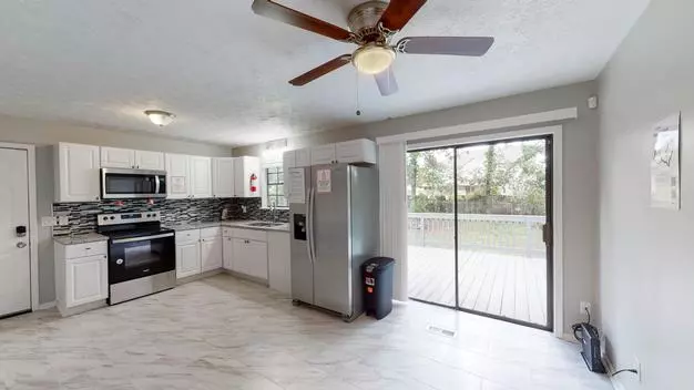 Paul St Apartment for rent in Riverdale, GA