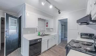 4 of 6 Glenview Dr Apartment for rent in Atlanta, GA