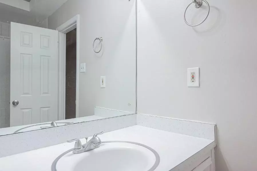 Glenview Dr Apartment for rent in Atlanta, GA