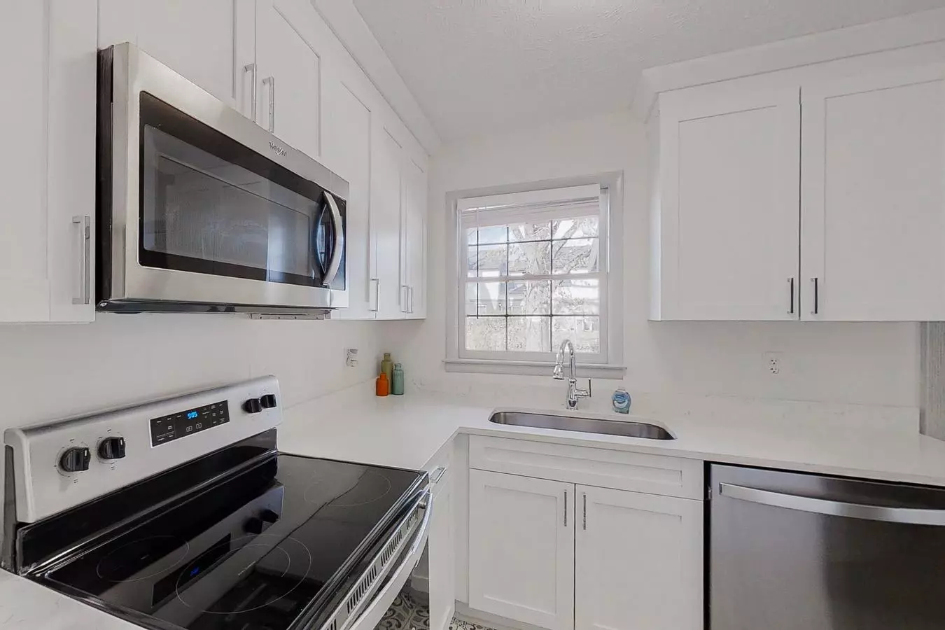 Rochelle Way Apartment for rent in College Park, GA