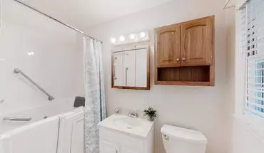 2 of 17 York Rd Apartment for rent in College Park, GA