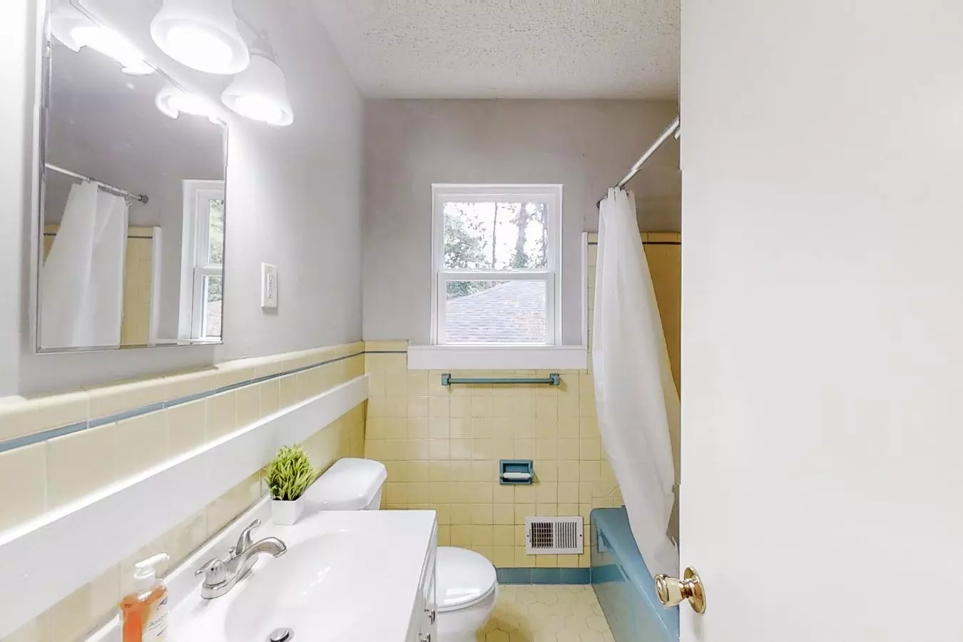 Mclendon Cir Apartment for rent in Atlanta, GA