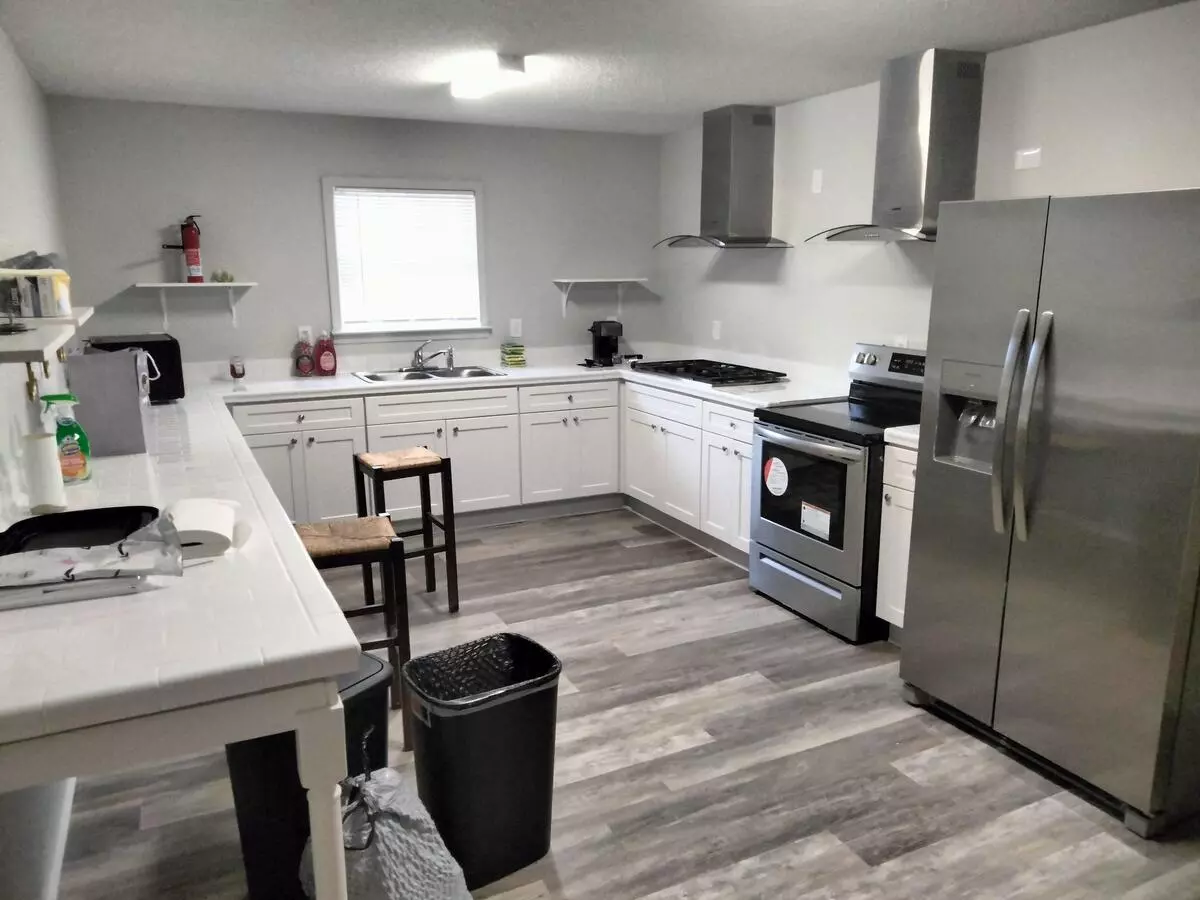 East Ave Apartment for rent in Atlanta, GA