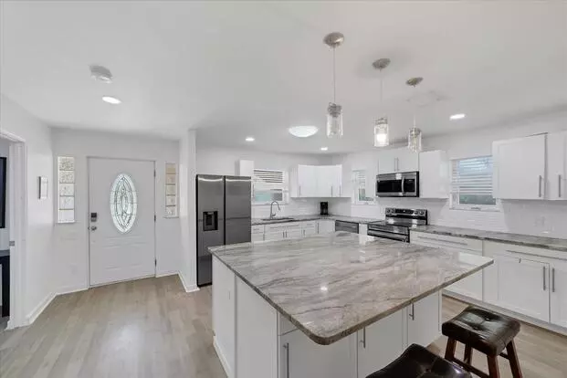 Glenwood Ave Apartment for rent in Osprey, FL